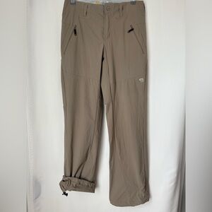 Mountain Hardwear Women’s 8 Hiking Pants in Taupe